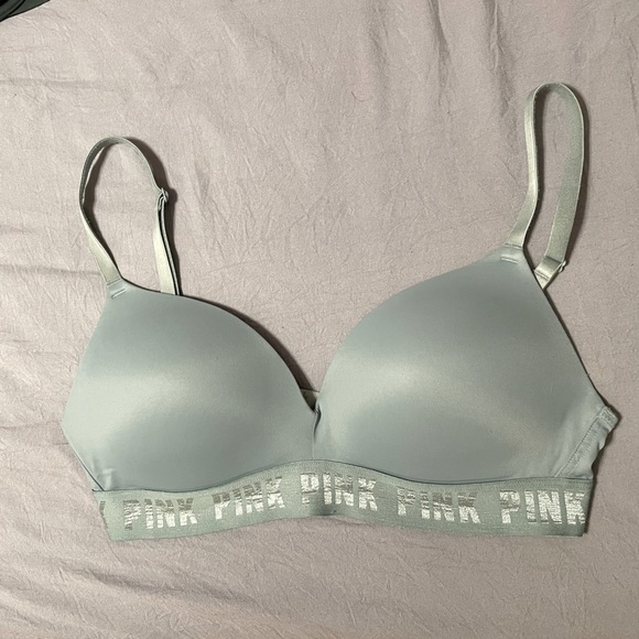 PINK wear everywhere wireless push-up bra - Picture 1 of 3